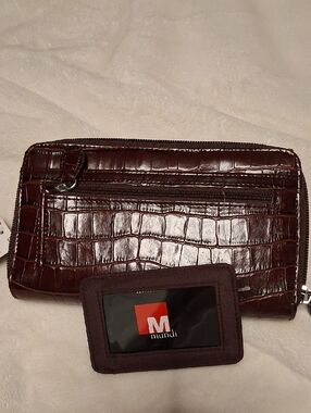 mundi Glossy Croc-Embossed Zip Wallet in Dark Brown